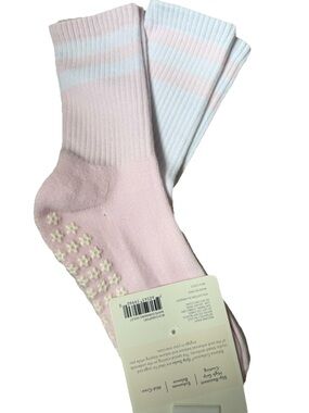 Balance Collection Women's Non-Slip Crew Socks - Light Pink & White